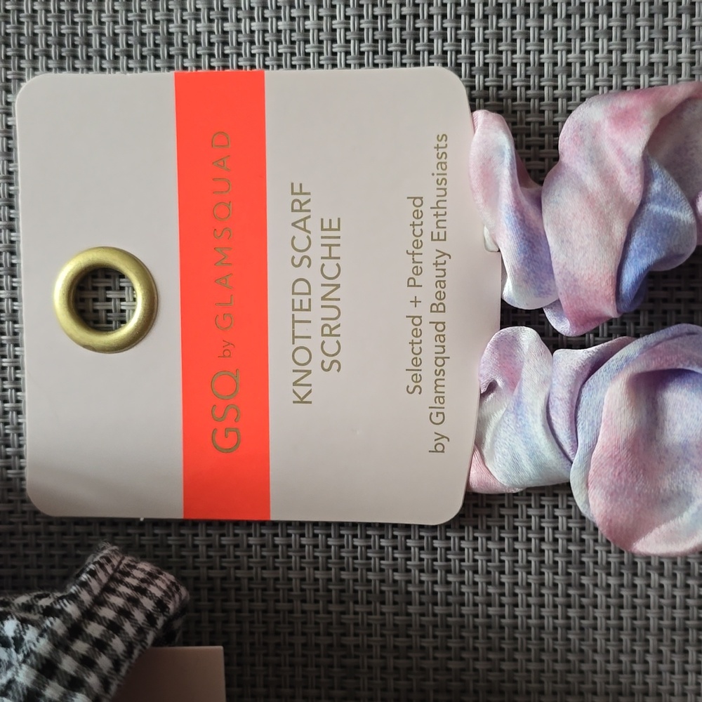 HAIR ACCESSORIES - Picture 9 of 12